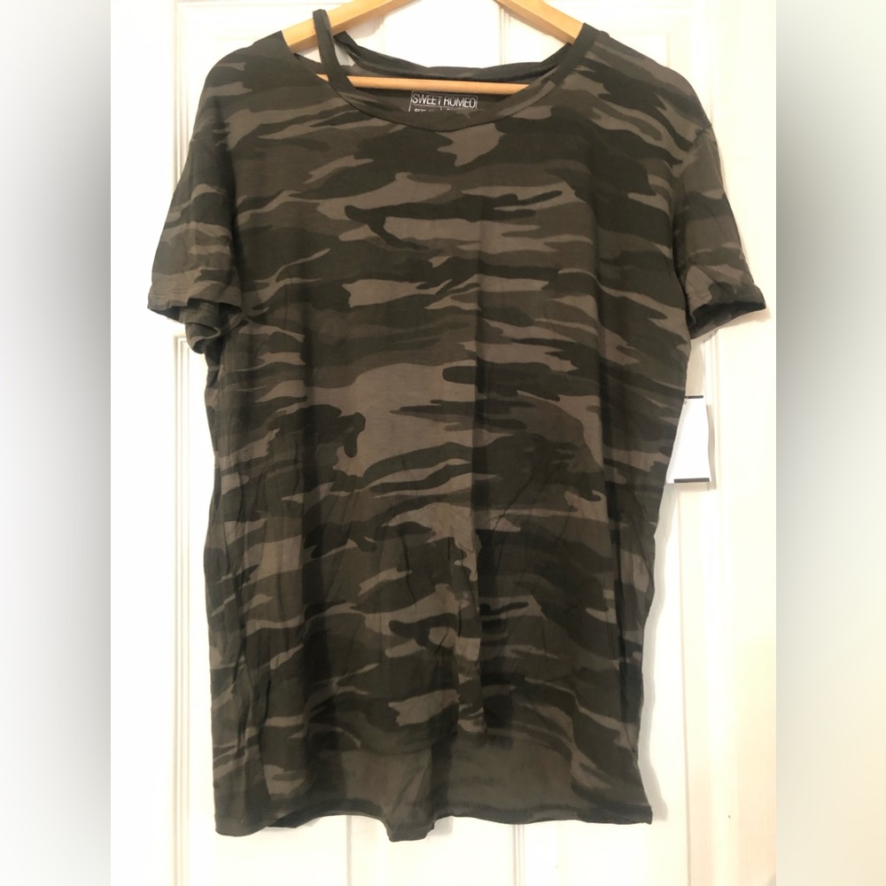 Women’s Sweet Romeo green camouflage tee size XL